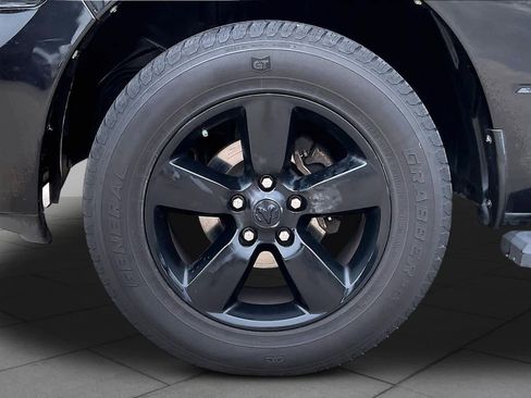 Used 2015 RAM 1500 Express AWD/4WD image 11