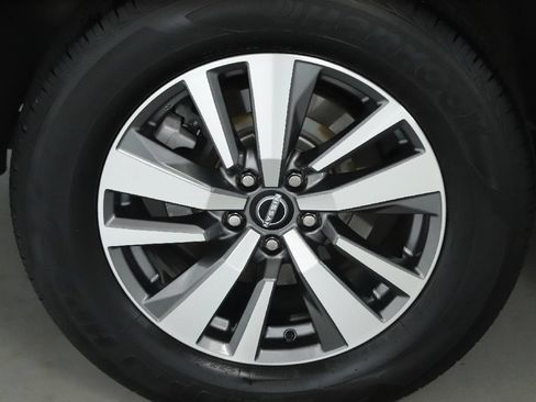 Used 2022 Nissan Pathfinder SL AWD/4WD image 12