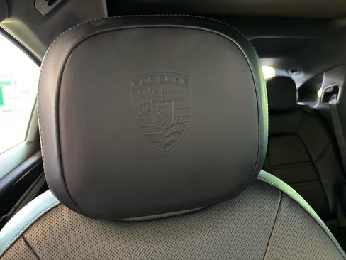 Used 2024 Porsche Cayenne Coupe image 35