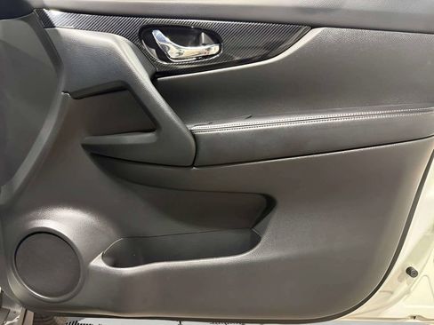 Used 2020 Nissan Rogue S AWD/4WD image 11