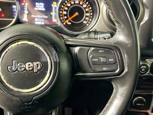 Used 2019 Jeep Wrangler Unlimited Sport S image 19