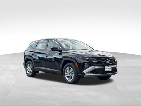 New 2026 Hyundai Tucson SE image 1
