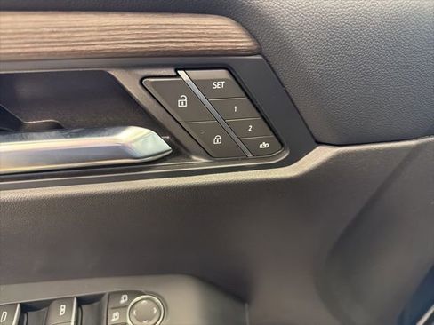 Used 2025 GMC Acadia Denali image 14