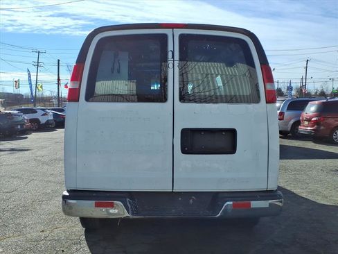 Used 2017 GMC Savana 2500 image 6