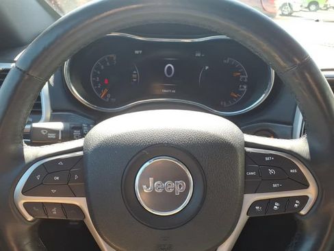Used 2018 Jeep Grand Cherokee Limited AWD/4WD image 24