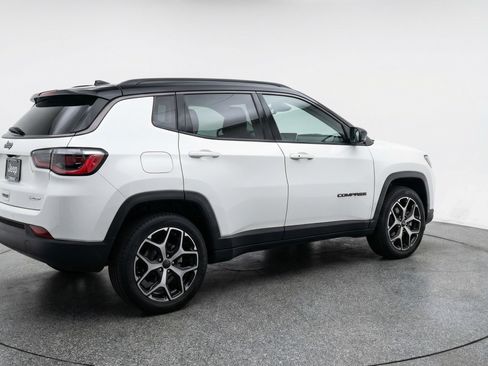 Used 2025 Jeep Compass Limited image 9