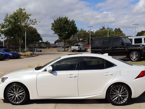 Used 2018 Lexus IS 300 AWD image 6