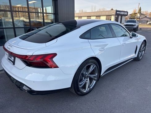Used 2022 Audi e-tron GT Premium Plus image 10