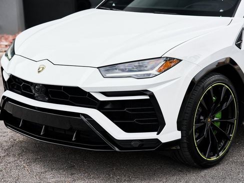 Used 2022 Lamborghini Urus image 6