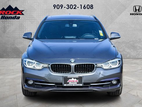 Used 2018 BMW 330i xDrive Wagon image 2