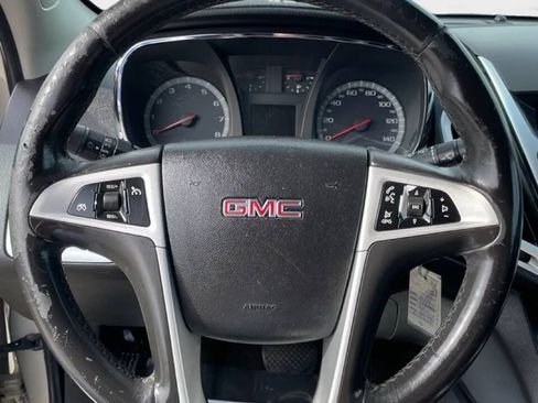 Used 2010 GMC Terrain SLE FWD image 8