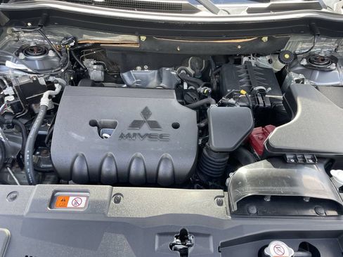 Used 2020 Mitsubishi Outlander SEL AWD/4WD image 14