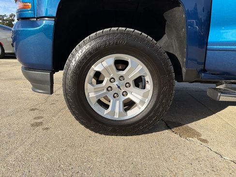 Used 2018 Chevrolet Silverado 1500 LT w/ All Star Edition image 26