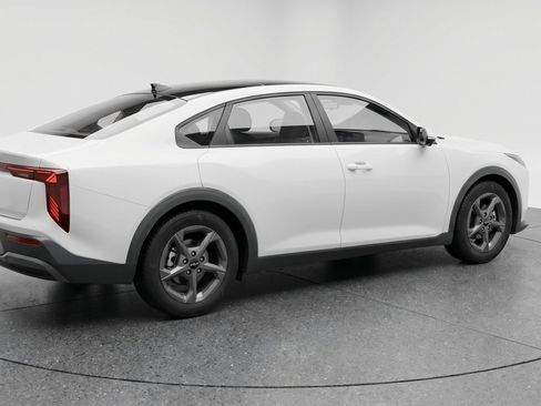 Used 2025 Kia K4 FWD image 9