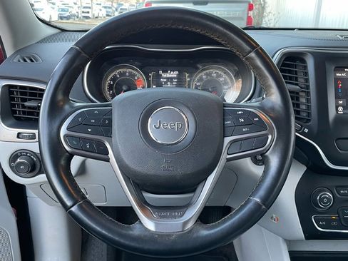 Used 2021 Jeep Cherokee Latitude Plus image 15