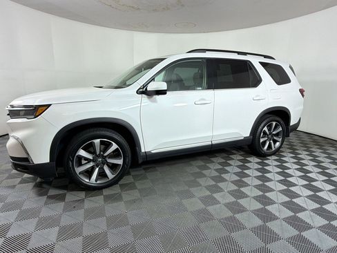 Used 2023 Honda Pilot Elite image 18