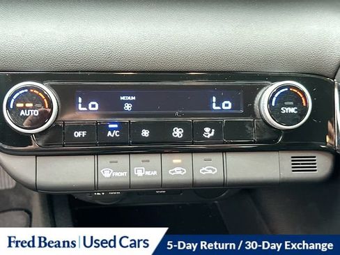 Used 2025 Hyundai Elantra Hybrid FWD image 21