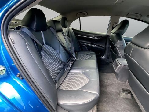 Used 2020 Toyota Camry SE w/ Carpet Mat Package FWD image 19