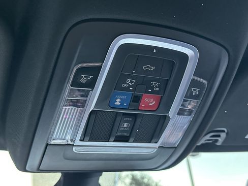 Used 2019 RAM 1500 Laramie image 35