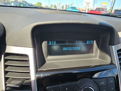 Used 2014 Chevrolet Cruze LS FWD image 16