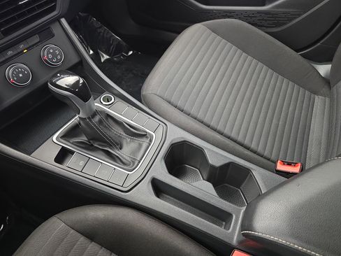 Certified 2024 Volkswagen Jetta S image 24