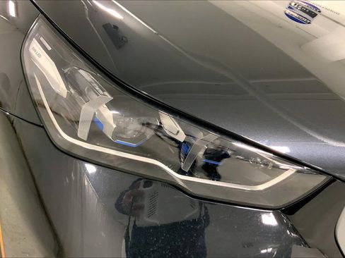 Used 2024 BMW i5 eDrive40i w/ Premium Package RWD image 13