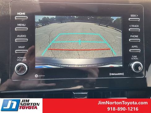 Used 2021 Toyota Camry SE FWD image 18