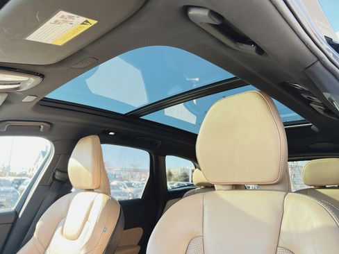 Certified 2023 Volvo XC60 B5 Ultimate w/ Climate Package image 24