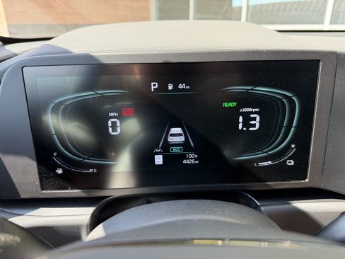 Used 2025 Kia Niro LX FWD image 17