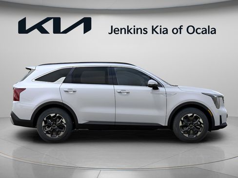 New 2026 Kia Sorento S FWD image 2