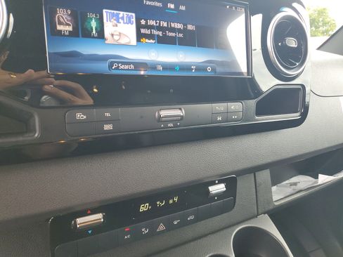 Used 2025 Mercedes-Benz Sprinter 2500 image 29