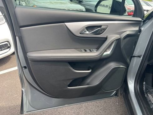 Used 2025 Chevrolet Blazer LT w/ Midnight/Sport Edition AWD/4WD image 4