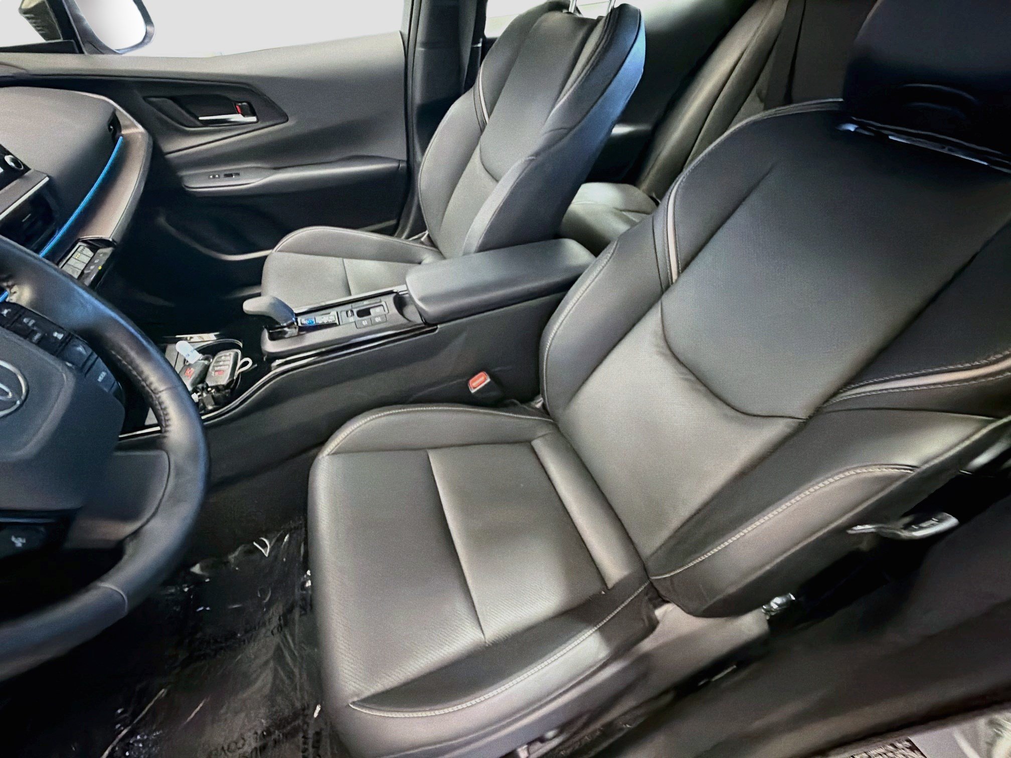 Used 2024 Toyota Prius Limited FWD image 12