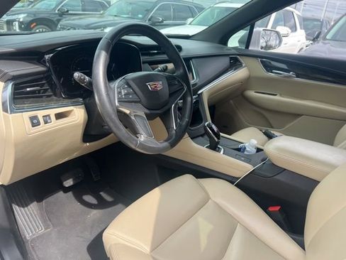 Used 2017 Cadillac XT5 FWD image 9