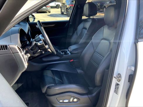 Used 2021 Porsche Cayenne S image 7