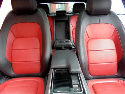 Used 2018 Jaguar XE R-Sport image 15