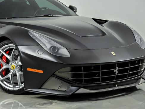 Used 2014 Ferrari F12 Berlinetta RWD image 3