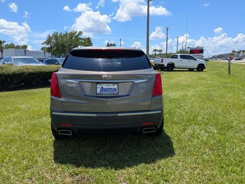 Used 2018 Cadillac XT5 Luxury w/ Driver Awareness Package FWD image 4