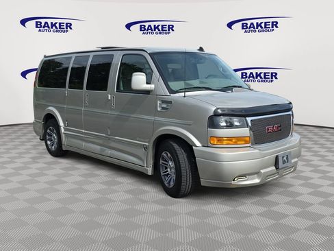 Used 2022 GMC Savana 2500 w/ Enhanced Convenience Package RWD image 3