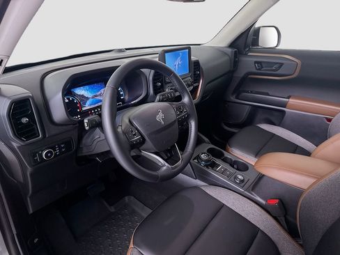 Used 2024 Ford Bronco Sport Outer Banks w/ Tech Package image 7