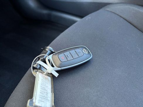 Used 2025 Nissan Sentra SV FWD image 21