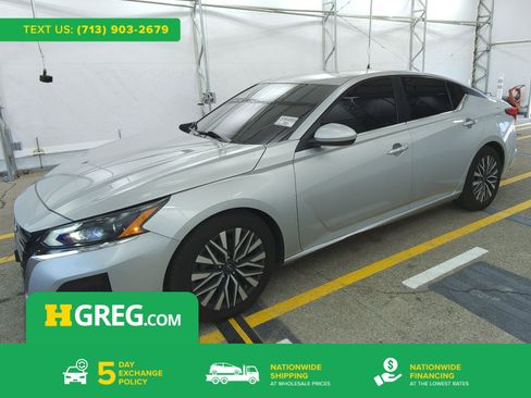 Used 2023 Nissan Altima 2.5 SV image 1