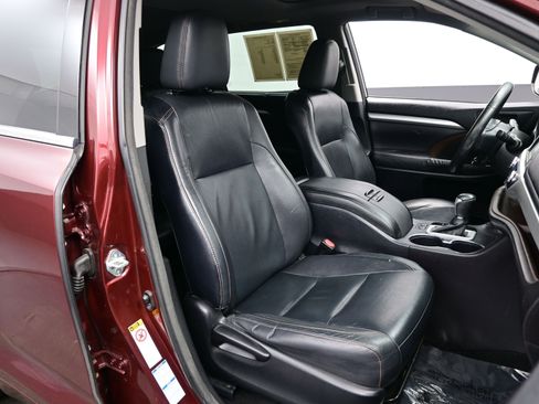 Used 2015 Toyota Highlander XLE image 14