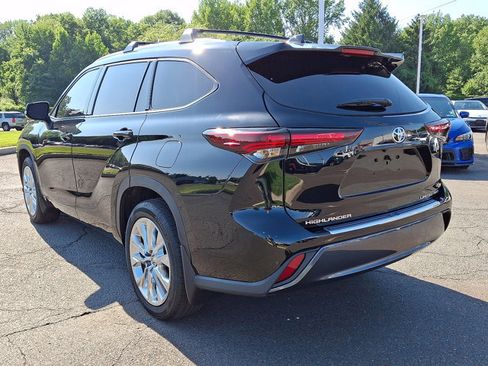 Used 2024 Toyota Highlander Limited AWD/4WD image 23