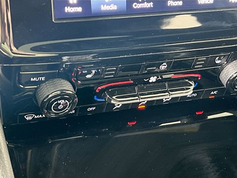 Used 2023 Jeep Grand Cherokee L Laredo image 19