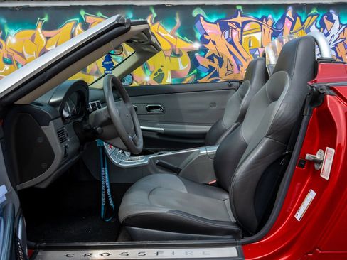 Used 2008 Chrysler Crossfire Limited RWD image 32