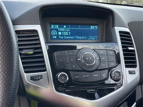 Used 2015 Chevrolet Cruze LT image 18