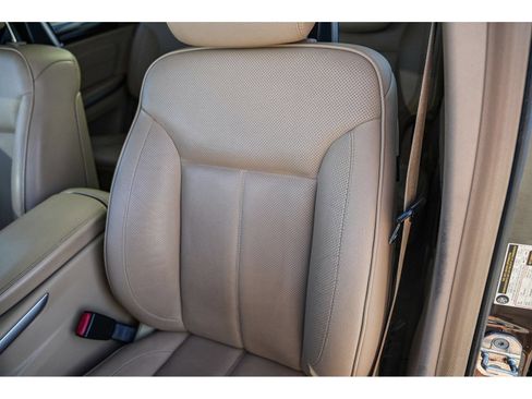 Used 2012 Mercedes-Benz GL 550 4MATIC image 24