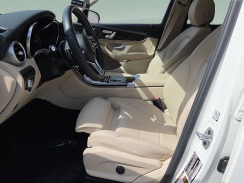 Certified 2022 Mercedes-Benz GLC 300 GLC 300 image 9