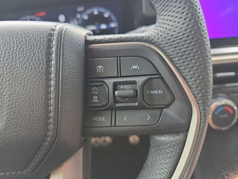 Used 2025 Toyota Tacoma TRD Sport AWD/4WD image 20